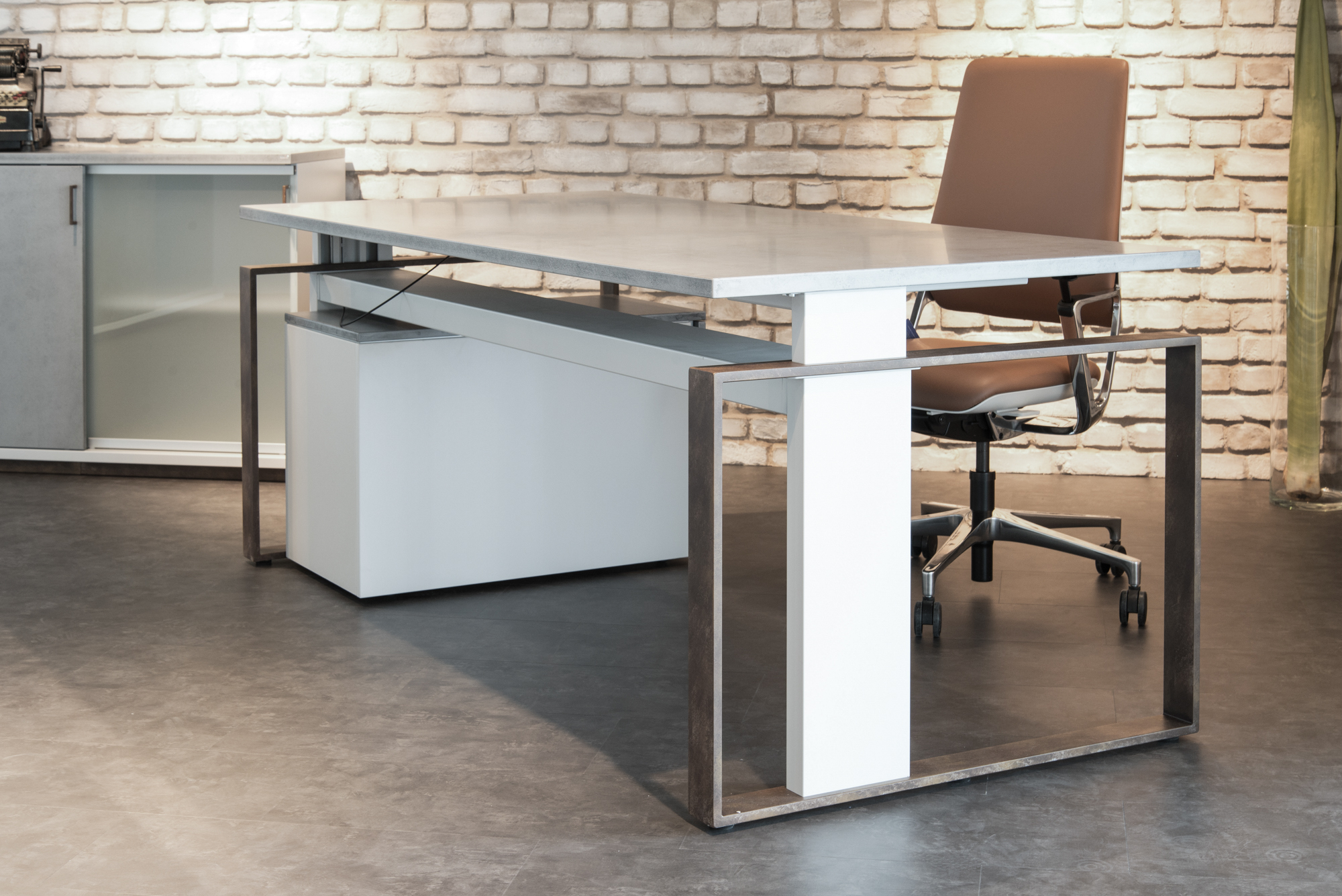 Leuwico iMove f mit Technikcontainer inkl. Aufbau und Montage