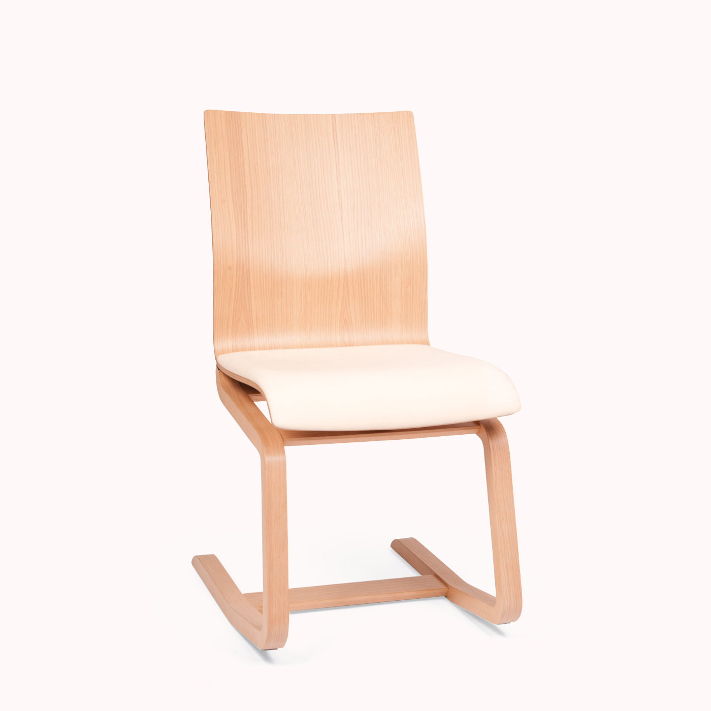 Moizi 23 mit Holzrücken